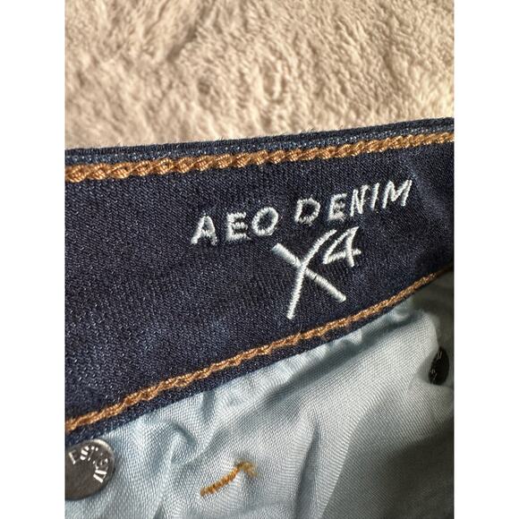 American Eagle AEO Denim X4 Hi-Rise shortie Size 8 - Picture 4 of 6